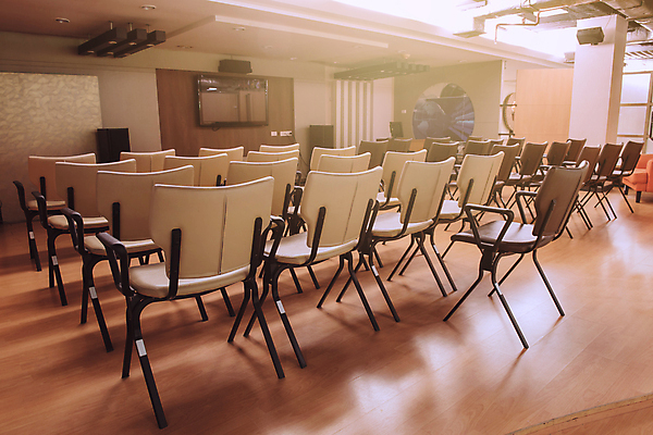 포토 JPG 해외이미지 직업 교육 가구 의자 비즈니스 건축양식 통신 교실 회의 직장 실내 사람없음 내부 목재 사무실 갈색 우주 스크린 텔레비전 방 만남 램프 업무 발표 작업실 고급 계획 강의 책상 대학교 경영 다락방 세미나 스타일 해외포토 나무 건축 컬러 생활용품 컨셉 회사 재료 학교 조명 전자제품 작업 파일형식 이미지허브