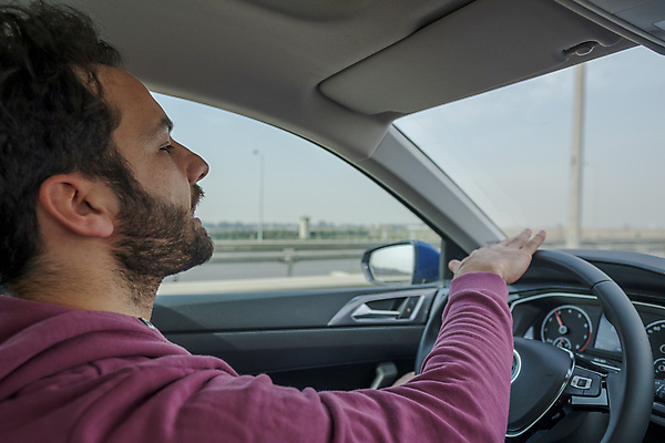 포토 JPG 해외이미지 백인 직업 라이프스타일 남자 행복 도로 여행 컨셉 비즈니스 교통시설 모션 자동차 거리 실내 한명 미소 안전 사람 앉기 성인 야외 가로 운전 흰색 잡기 비즈니스맨 바퀴 고속도로 운전사 핸들 속도 방법 자동 해외포토 서양인 1 감정 길 육상교통 컬러 교통 표정 내부 생활 직장인 시설 파일형식 이미지허브