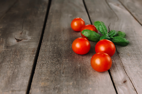 포토 JPG 해외이미지 식물 라이프스타일 음식 백그라운드 잎 농업 다이어트 토마토 채소 재료 건강 요리 사람없음 목재 빨간색 초록색 우주 정원 샐러드 회색 나뭇가지 신선 원형 체리 그룹 달콤 맛 작음 먹기 허브 유기농 날것 바질 내추럴 고립 숙성 채식주의자 해외포토 도형 나무 웰빙 산업 컬러 컨셉 과일 모션 생활 크기 채식 파일형식 이미지허브