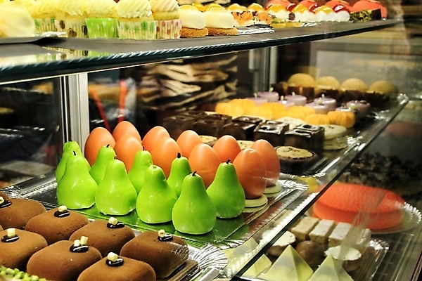 포토 JPG 해외이미지 전통 접시 음식 분홍색 백그라운드 디저트 쟁반 사탕 종류 선물 서기 사람없음 장식 초록색 컬러풀 노란색 쌓기 쿠키 과자 케이크 여러개 신선 황금 달콤 맛 아침식사 작음 설탕 굽기 질감 열정 서빙 모음 전문 페스츄리 많음 해외포토 식기 감정 빵 컬러 다수 컨셉 모션 한글 식사 크기 구이 파일형식 이미지허브