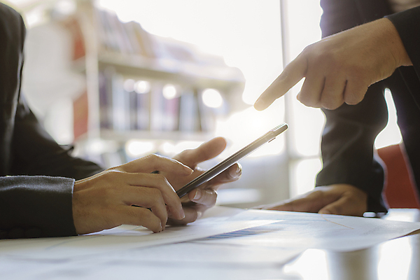 포토 JPG 해외이미지 직업 손 백그라운드 컨셉 돈 인터넷 비즈니스 통신 통계 회의 모바일 그래프 사람없음 금융 노트북 스마트폰 핸드폰 컴퓨터 사무실 디지털 스크린 공연 네트워크 시장 계획 주식 위험 가격 분석 무역 투자 감시 온라인 회계 경영 마케팅 투자자 해외포토 산업 이벤트 신체부위 경제 전자제품 스마트기기 재산 파일형식 이미지허브