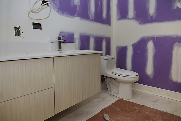 포토 JPG 해외이미지 디자인 산업 벽 바닥 아파트 주택 실내 통 사람없음 내부 건물 목욕 방 장비 욕실 도자기 고급 수리 타일 수도꼭지 화장실 복원 샤워실 설치 리모델링 업그레이드 해외포토 건축물 컨셉 청결 샤워시설 파일형식 이미지허브