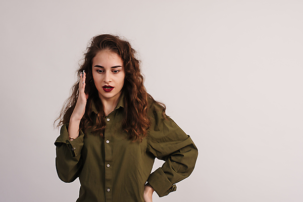 포토 JPG 해외이미지 백인 1 학생 손 여자 감정 얼굴 백그라운드 갈색머리 설명 사람 성인 사람없음 뷰티 귀여움 분노 흰색 표현 발표 중앙 자르기 컨설턴트 경영자 보여주기 의견 내추럴 말다툼 고립 이혼 혼란 카피스페이스 해외포토 서양인 헤어스타일 컬러 컨셉 모션 신체부위 공백 전문직 상담 리더 싸움 파일형식 이미지허브