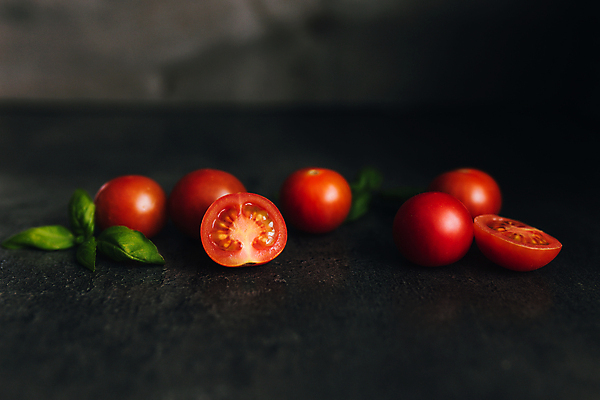 포토 JPG 해외이미지 식물 라이프스타일 음식 백그라운드 잎 농업 다이어트 토마토 채소 재료 건강 요리 사람없음 빨간색 초록색 우주 정원 어둠 샐러드 회색 나뭇가지 신선 원형 체리 그룹 달콤 맛 작음 자르기 허브 유기농 날것 바질 내추럴 고립 채식주의자 해외포토 도형 나무 웰빙 산업 컬러 컨셉 과일 모션 생활 크기 채식 파일형식 이미지허브
