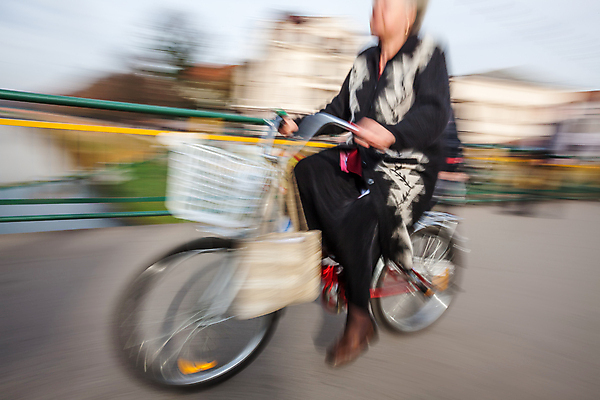 포토 JPG 해외이미지 라이프스타일 남자 도로 교통수단 이동 교통시설 모션 추상 거리 건강 사람 사람없음 야외 자전거 도시 바퀴 승차 소프트포커스 속도 싱글 생태계 사이클링 라이더 블러 해외포토 길 교통 컨셉 무늬 촬영기법 생활 바이크 육상스포츠 시설 파일형식 이미지허브