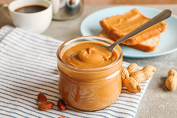 포토 JPG 해외이미지 커피 회색배경 유리병 디저트 실내 사람없음 숟가락 커피잔 식빵 땅콩 땅콩버터 해외포토 음료 음식 빵 백그라운드 병_용기 잔 수저 내부 회색 견과류 파일형식 스프레드_음식 이미지허브