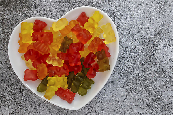 포토 JPG 해외이미지 그릇 사람없음 하트 가득함 젤리 곰모양 해외포토 모양 식기 곰 디저트 파일형식 이미지허브