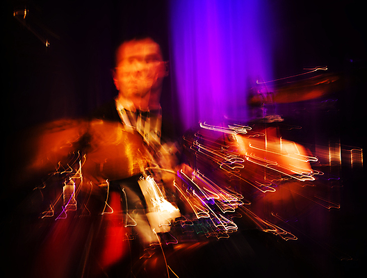 포토 JPG 해외이미지 접시 손 별 음악 포즈 이동 모션 놀이 추상 전등 타악기 창조 미술 사람 사람없음 컬러풀 파티 축제 콘서트 공연 연주자 음악가 에너지 무대 광선 기구 악단 클럽 잔치 드럼 예술가 재즈 오케스트라 드러머 뮤지컬 블러 인기 팝 플레이어 생존 해외포토 자연요소 직업 식기 악기 컬러 컨셉 무늬 문화예술 조명 이벤트 신체부위 파일형식 이미지허브