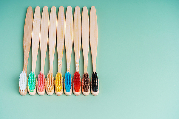 포토 JPG 해외이미지 사람없음 칫솔 오브젝트 에코 친환경 일렬 에코라이프 위생관리 친환경제품 카피스페이스 초록배경 대나무칫솔 다회용품 해외포토 라이프스타일 백그라운드 관리 초록색 위생용품 환경 공백 재활용품 파일형식 이미지허브