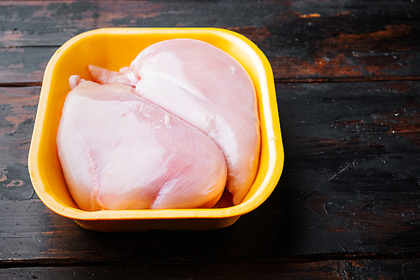 포토 JPG 해외이미지 그릇 실내 사람없음 닭고기 신선 날것 닭가슴살 나무배경 해외포토 식기 백그라운드 육류 내부 파일형식 이미지허브