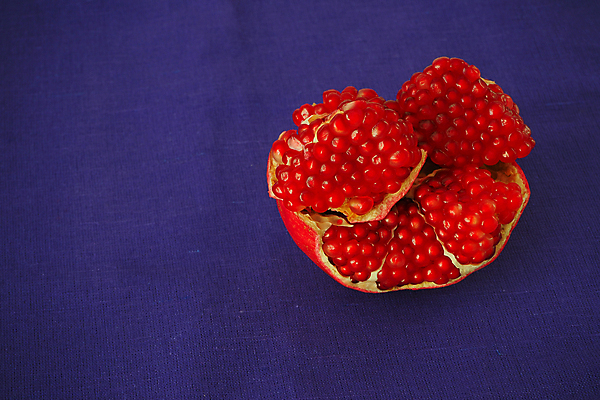 포토 JPG 해외이미지 접시 계절 음식 백그라운드 과일 자연 디저트 뼈 사람없음 빨간색 파란색 주스 자주색 자르기 흰배경 석류 내추럴 고립 숙성 식욕 타르트 해외포토 식기 음료 빵 컬러 모션 흰색 생태계 파이_빵 파일형식 이미지허브