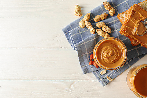 포토 JPG 해외이미지 유리병 디저트 실내 사람없음 하이앵글 숟가락 식빵 흰배경 땅콩 땅콩버터 카피스페이스 해외포토 음식 빵 뷰포인트 백그라운드 병_용기 수저 내부 공백 견과류 흰색 파일형식 스프레드_음식 이미지허브