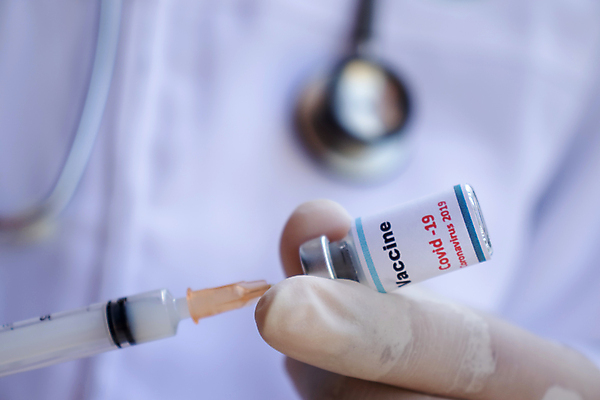 포토 JPG 해외이미지 과학 장갑 백그라운드 유리병 건강 병원 실험 주사기 사람 사람없음 치료 가로 약 장비 의사 흰색 액체 실험실 바이러스 보호 질병 약국 과학자 주사약 테라피 조제 돌봄 복용 예방접종 전염병 해외포토 직업 잡화 컬러 컨셉 의학 의료기기 모션 병_용기 뷰티 의료진 만들기 접종 학자 파일형식 이미지허브