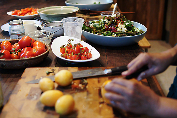 포토 JPG 해외이미지 라이프스타일 음식 다이어트 토마토 채소 주택 건강 요리 사람없음 주방 요리사 식사 저녁식사 샐러드 신선 준비 주부 만들기 성분 채식주의자 핸드메이드 비건 해외포토 직업 모션 건물 생활 채식 파일형식 이미지허브