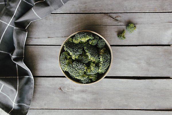 포토 JPG 해외이미지 식물 라이프스타일 음식 조각 백그라운드 컨셉 농업 다이어트 채소 재료 탁자 건강 요리 사람없음 목재 초록색 수건 주방 샐러드 회색 신선 그룹 사발 브로콜리 자르기 다발 먹기 유기농 양배추 날것 섬유 내추럴 고립 생식 숙성 채식주의자 비건 해외포토 나무 웰빙 산업 컬러 가구 모션 생활 위생용품 직물 사기그릇 채식 파일형식 이미지허브
