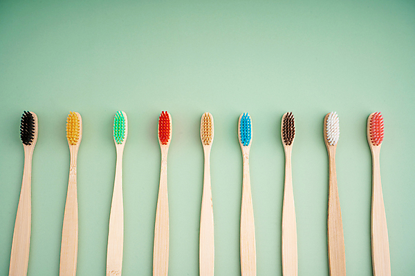 포토 JPG 해외이미지 사람없음 칫솔 오브젝트 에코 친환경 일렬 에코라이프 위생관리 친환경제품 카피스페이스 초록배경 대나무칫솔 다회용품 해외포토 라이프스타일 백그라운드 관리 초록색 위생용품 환경 공백 재활용품 파일형식 이미지허브