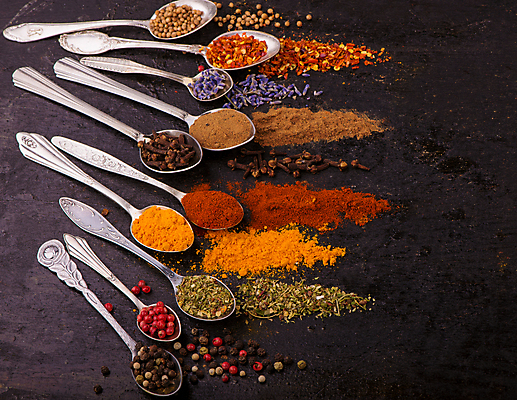 포토 JPG 해외이미지 백그라운드 건조 사람없음 숟가락 검은색 가루 허브 통후추 팔각회향 해외포토 식물 컬러 수저 향신료 후추 파일형식 이미지허브