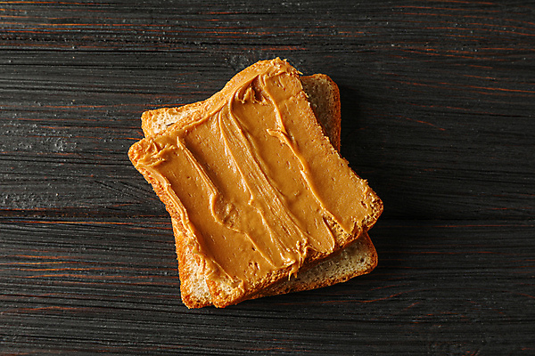 포토 JPG 해외이미지 디저트 실내 사람없음 하이앵글 식빵 나무탁자 땅콩버터 해외포토 음식 빵 뷰포인트 탁자 내부 파일형식 스프레드_음식 이미지허브