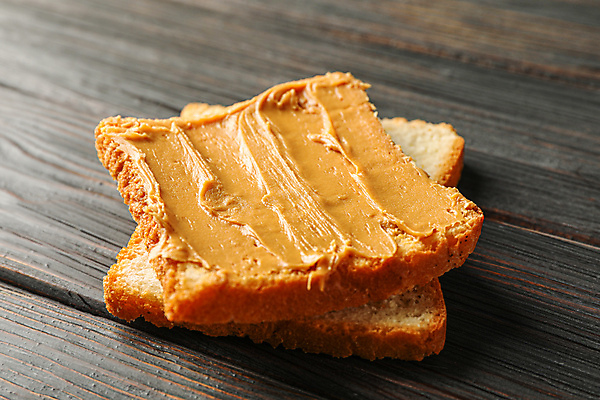 포토 JPG 해외이미지 디저트 실내 사람없음 식빵 나무탁자 땅콩버터 해외포토 음식 빵 탁자 내부 파일형식 스프레드_음식 이미지허브