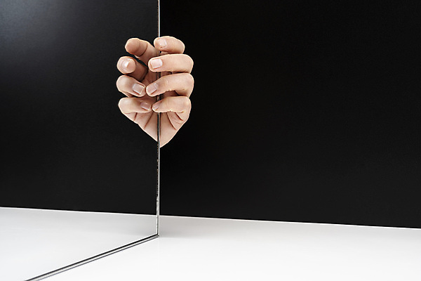 포토 JPG 해외이미지 손 컨셉 사람없음 거울 터치 잡기 시력 각도 비전 숨기 해외포토 모션 신체부위 파일형식 이미지허브