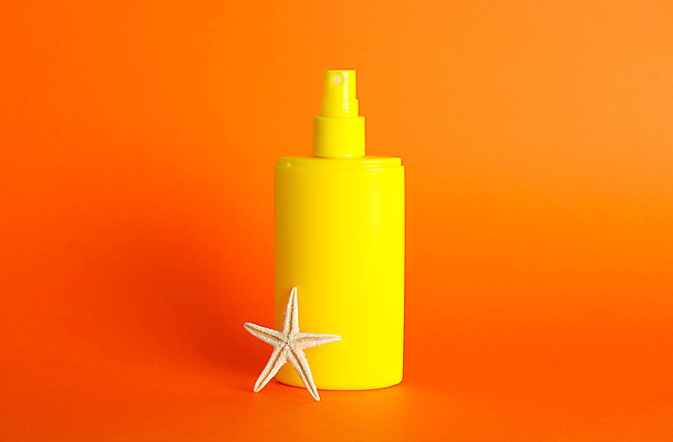 포토 JPG 해외이미지 불가사리 실내 사람없음 화장품 선크림 피부관리 스프레이 스킨케어 목업 브랜딩 주황색배경 해외포토 백그라운드 극피동물 내부 뷰티 주황색 파일형식 이미지허브