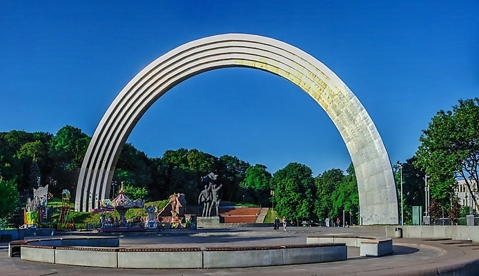 포토 JPG 해외이미지 유럽 여행 건축양식 아침 파노라마 사람없음 건물 여름 도시풍경 맑음 우정 산책 도시 역사 아치 정사각형 천연기념물 명승지 우크라이나 해외포토 주간 도형 건축물 계절 건축 나라 날씨 휴식 촬영기법 풍경 친구 파일형식 이미지허브