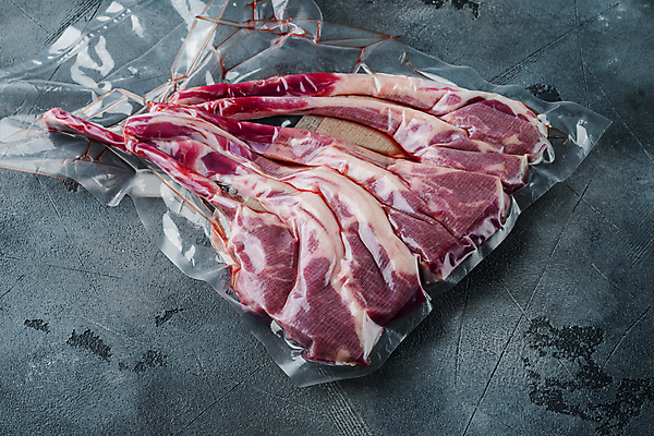 포토 JPG 해외이미지 음식 포장 회색배경 실내 생고기 육류 사람없음 신선 날것 양고기 양갈비 진공포장 해외포토 백그라운드 식재료 내부 회색 진공 파일형식 이미지허브