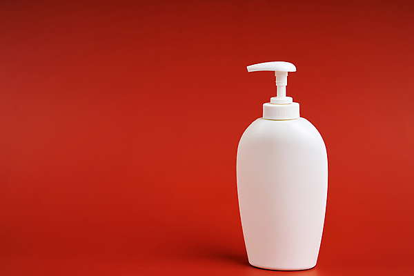포토 JPG 해외이미지 실내 사람없음 화장품 피부관리 로션 스킨케어 공병 빨간배경 목업 해외포토 백그라운드 내부 빨간색 뷰티 병_담는 파일형식 이미지허브