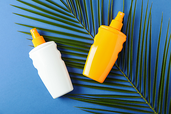 포토 JPG 해외이미지 스튜디오촬영 사람없음 선글라스 오브젝트 야자수잎 공병 해외포토 안경 잎 실내 병_담는 파일형식 이미지허브 이미지허브