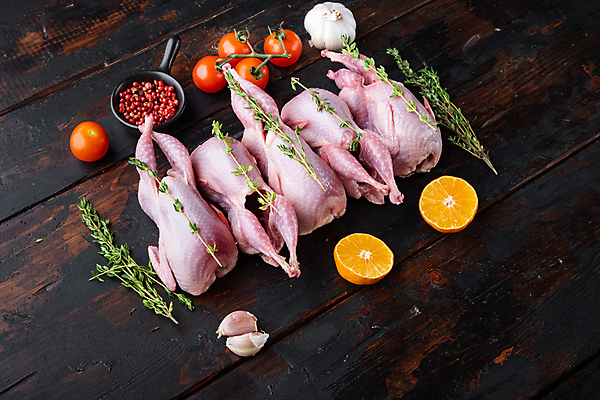 포토 JPG 해외이미지 오렌지 식재료 방울토마토 실내 마늘 생고기 육류 사람없음 허브 메추리 통마늘 통후추 나무배경 해외포토 식물 백그라운드 토마토 채소 과일 내부 후추 파일형식 이미지허브