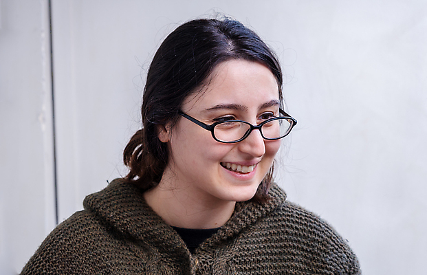 포토 JPG 해외이미지 백인 라이프스타일 응시 드레스 여자 행복 얼굴 하늘 아침 휴식 주택 갈색머리 한명 서기 미소 사람 성인 야외 여름 햇빛 뷰티 발코니 흰색 잡기 도시 자신감 해외포토 주간 서양인 1 헤어스타일 시선 옷 계절 감정 컬러 컨셉 모션 표정 건물 생활 신체부위 태양 파일형식 이미지허브