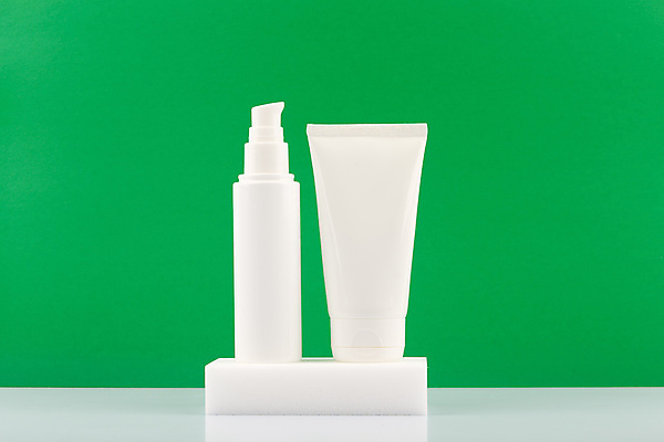 포토 JPG 해외이미지 실내 사람없음 화장품 스킨케어 공병 목업 초록배경 해외포토 백그라운드 내부 초록색 뷰티 병_담는 파일형식 이미지허브