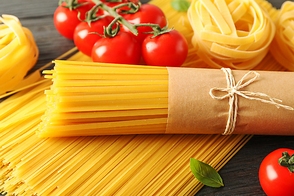 포토 JPG 해외이미지 전통 문화 음식 백그라운드 토마토 채소 재료 장신구 텍스트 유리 파스타 건강 마늘 스파게티 요리 사람없음 우주 식사 이탈리아 껍질 흰색 면 항아리 그룹 플랫 정상 컨테이너 밀 지중해 향신료 국수 바질 구성 마카로니 생식 탄수화물 파르팔레 펜네 탈리아텔레 해외포토 유럽 산업 바다 컬러 재질 곡류 서양음식 면류 도자기 파스타면 향미료 파일형식 이미지허브