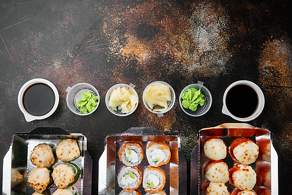 포토 JPG 해외이미지 스튜디오촬영 사람없음 초밥 용기 고추냉이 도시락 간장 롤 롤스시 해외포토 그릇 음식 실내 양념 일본음식 파일형식 이미지허브