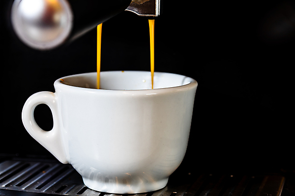 포토 JPG 해외이미지 직업 커피 음료 음식 백그라운드 아침 사람없음 컵 갈색 검은색 어둠 기계 거품 카페 머그컵 흰색 신선 뜨거움 액체 아침식사 정상 상쾌 이탈리아문화 만들기 아로마 향 카푸치노 카페테리아 에스프레소 고립 단절 라떼 백자 카페인 해외포토 주간 식기 감정 컬러 모션 상점 식사 도자기 유럽문화 파일형식 이미지허브