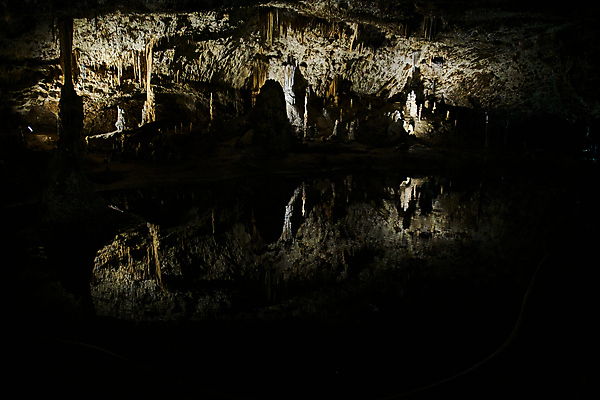 포토 JPG 해외이미지 유럽 여행 자연 휴가 국립공원 미술 사람없음 야외 강 뷰티 골짜기 하이킹 탐험 보트 행운 동굴 발굴 지역 체코 방문 지하 공화국 깊이 석회암 종유석 칼슘 모라비아 해외포토 공원 나라 컨셉 배_교통 레저 문화예술 암석 생태계 파일형식 이미지허브