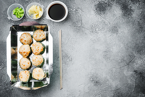 포토 JPG 해외이미지 스튜디오촬영 젓가락 사람없음 초밥 용기 고추냉이 도시락 간장 롤 롤스시 해외포토 그릇 음식 수저 실내 양념 일본음식 파일형식 이미지허브