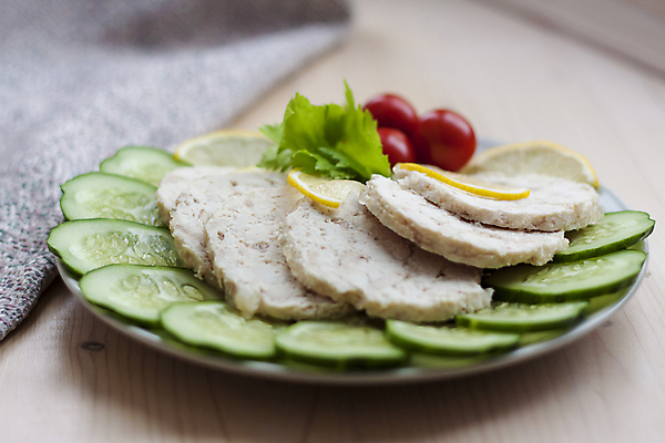 포토 JPG 해외이미지 전통 음식 줄기 조각 다이어트 토마토 재료 오이 건강 육류 요리 사람없음 목재 빨간색 초록색 주방 식당 치킨 체리 슬라이스 단백질 핸드메이드 해외포토 나무 식물 컬러 채소 과일 식재료 상점 닭고기요리 영양소 파일형식 이미지허브