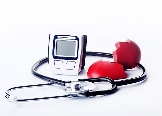 포토 JPG 해외이미지 모양 컨셉 청진기 건강 병원 사람없음 빨간색 약 장비 의사 흰색 기구 공구 하트 맥박 고립 돌봄 심장병 해외포토 컬러 의학 의료기기 모션 의료진 도구 질병 파일형식 이미지허브