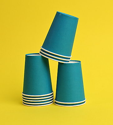 포토 JPG 해외이미지 실내 사람없음 쌓기 환경오염 쓰레기 종이컵 일회용 노란배경 해외포토 백그라운드 컨셉 모션 내부 컵 노란색 파일형식 이미지허브