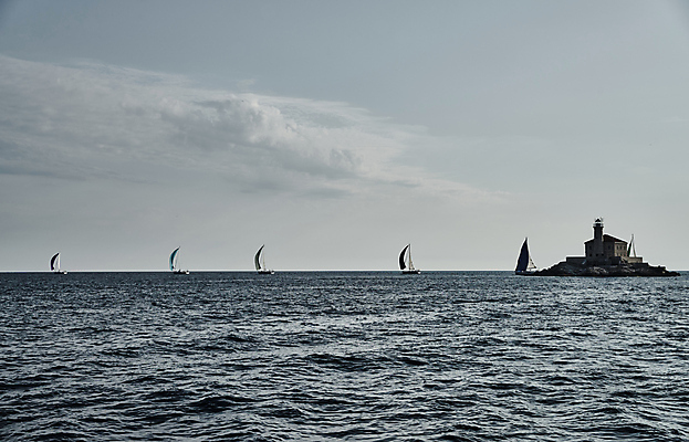 포토 JPG 해외이미지 라이프스타일 스포츠 파도 바다 여행 요트 자연 벽지 하늘 바람 휴가 항해 경기 사람없음 야외 컵 컬러풀 일몰 경쟁 자유 보트 그룹 승무원 지중해 함선 추적 레가타 뱃놀이 수평선 해외포토 자연요소 직업 식기 컬러 컨셉 배_교통 모션 날씨 생활 노을 전통놀이 생태계 파일형식 이미지허브