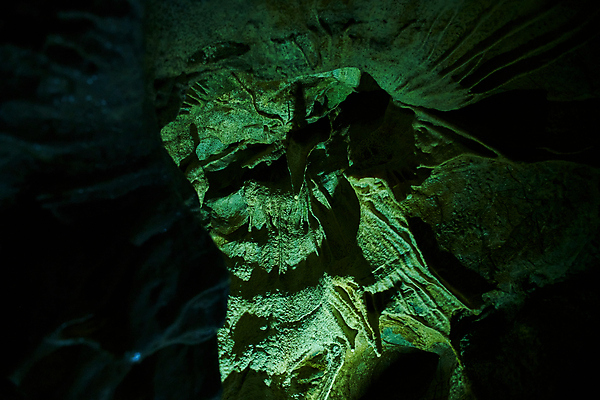 포토 JPG 해외이미지 여행 자연 휴가 국립공원 미술 사람없음 야외 강 뷰티 하이킹 탐험 보트 행운 동굴 발굴 지역 체코 방문 지하 깊이 석회암 종유석 칼슘 모라비아 해외포토 공원 유럽 컨셉 배_교통 레저 문화예술 암석 생태계 파일형식 이미지허브