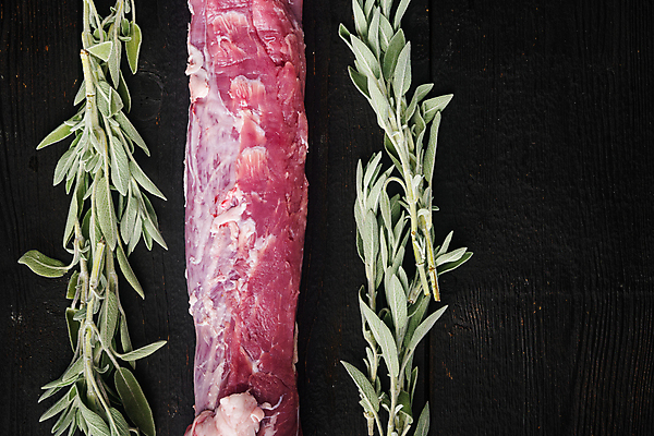 포토 JPG 해외이미지 식재료 생고기 돼지고기 사람없음 하이앵글 허브 세이지 카피스페이스 해외포토 식물 뷰포인트 육류 공백 파일형식 이미지허브