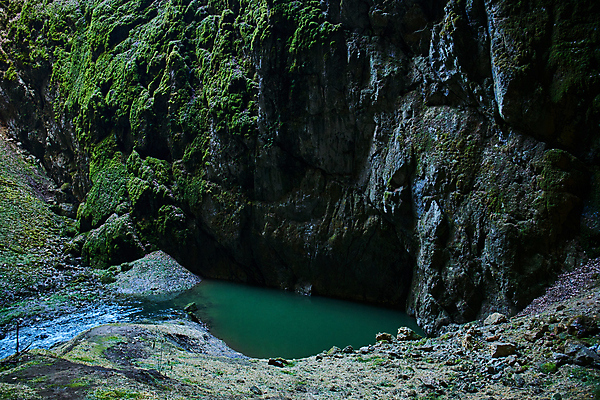 포토 JPG 해외이미지 여행 자연 휴가 국립공원 미술 사람없음 야외 강 뷰티 골짜기 하이킹 탐험 보트 행운 동굴 발굴 지역 체코 방문 지하 깊이 석회암 종유석 칼슘 모라비아 해외포토 공원 유럽 컨셉 배_교통 레저 문화예술 암석 생태계 파일형식 이미지허브