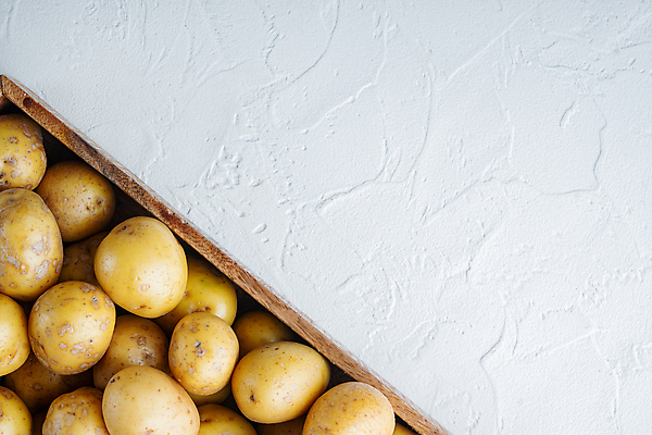 포토 JPG 해외이미지 감자 실내 사람없음 나무상자 가득함 흰배경 담기 카피스페이스 해외포토 백그라운드 채소 모션 내부 상자 공백 흰색 파일형식 이미지허브