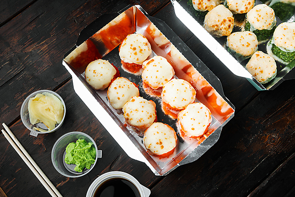 포토 JPG 해외이미지 스튜디오촬영 젓가락 사람없음 초밥 용기 고추냉이 도시락 간장 롤 롤스시 해외포토 그릇 음식 수저 실내 양념 일본음식 파일형식 이미지허브