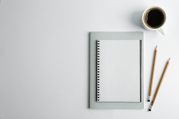 포토 JPG 해외이미지 식물 학생 여자 안경 커피 백그라운드 컨셉 2 비즈니스 장신구 텍스트 학교 탁자 표면 사람없음 컵 빛 스마트폰 컬러풀 사무실 연필 펜 우주 쪽지 공책 시험 에너지 머그컵 흰색 신선 업무 작업실 플랫 냄비 대학교 위치 블로거 지도책 프리랜서 해외포토 직업 식기 잡화 교육 음료 컬러 가구 문구용품 학용품 사람 책 핸드폰 스마트기기 필기구 작업 솥 파일형식 이미지허브