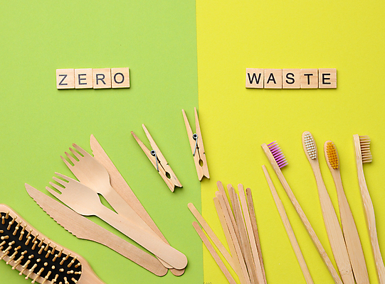 포토 JPG 해외이미지 영어 포크 실내 사람없음 자연보호 머리빗 일회용 오브젝트 에코 나무막대 나무집게 나무포크 나무블록 초록배경 제로웨이스트 대나무칫솔 해외포토 문자 식기 백그라운드 자연 집게 내부 목재 초록색 환경 그린캠페인 블록 미용용품 막대 보호 칫솔 사회이슈 파일형식 이미지허브