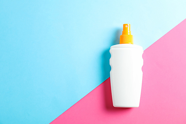 포토 JPG 해외이미지 실내 사람없음 하이앵글 화장품 피부관리 파란배경 스프레이 스킨케어 목업 카피스페이스 브랜딩 분홍색배경 해외포토 뷰포인트 분홍색 백그라운드 내부 파란색 뷰티 공백 파일형식 이미지허브