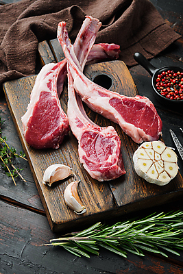 포토 JPG 해외이미지 음식 검은배경 실내 생고기 육류 사람없음 신선 날것 양고기 양갈비 해외포토 백그라운드 식재료 내부 검은색 파일형식 이미지허브